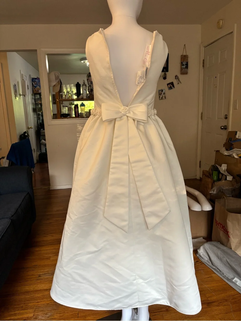 Mon Cheri Ivory Satin Polyester Boat Neck Sleeveless A-Line Bow Wedding girls 9